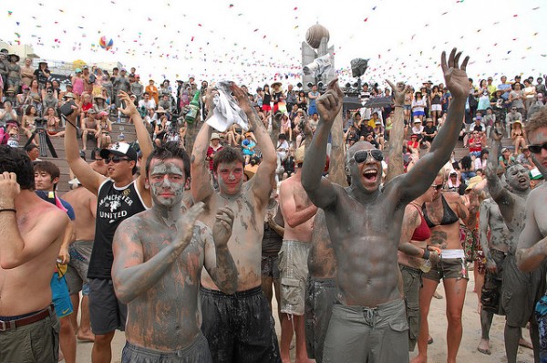 Lễ hội tắm bùn lớn nhất thế giới ở Hàn Quốc