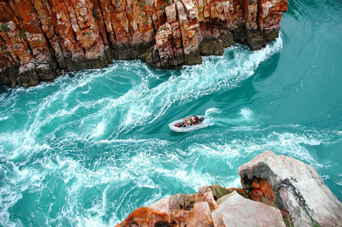 Horizontal - thác nước nằm ngang kì diệu ở Úc