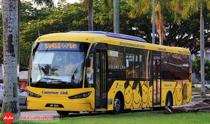 Xe bus sang Singapore từ Malaysia